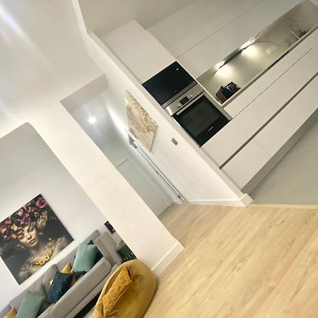 Barcelona Chic Apartments- Free Parking - 10 Min From Bcn City Centre By Metro Exteriér fotografie