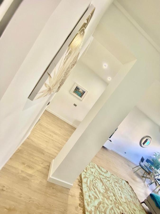 Barcelona Chic Apartments- Free Parking - 10 Min From Bcn City Centre By Metro Exteriér fotografie