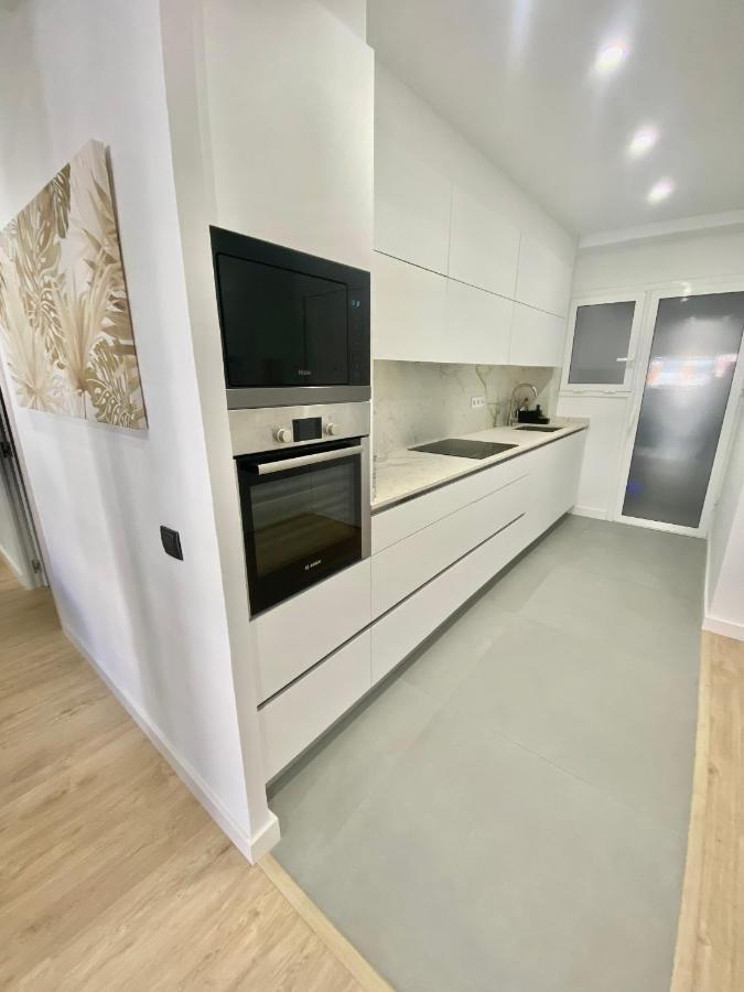 Barcelona Chic Apartments- Free Parking - 10 Min From Bcn City Centre By Metro Exteriér fotografie