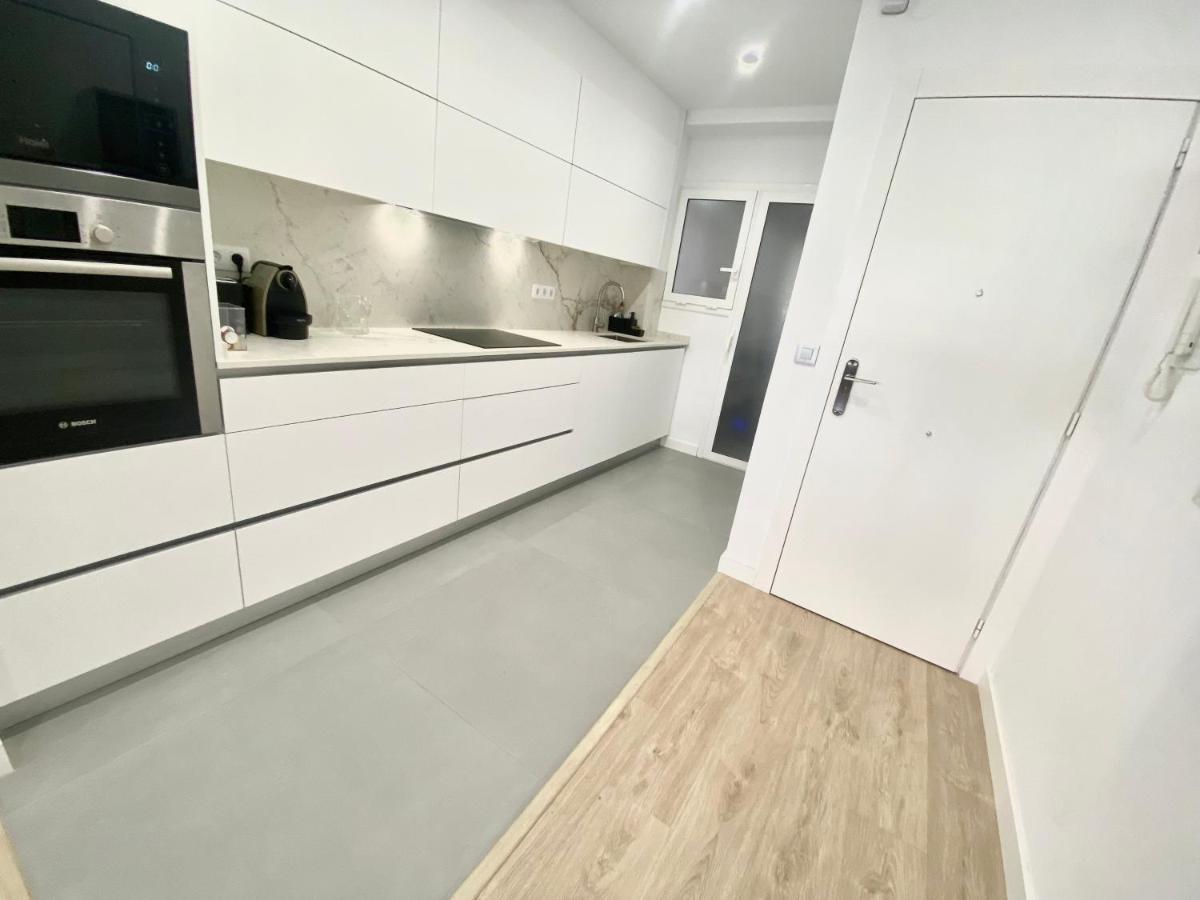 Barcelona Chic Apartments- Free Parking - 10 Min From Bcn City Centre By Metro Exteriér fotografie