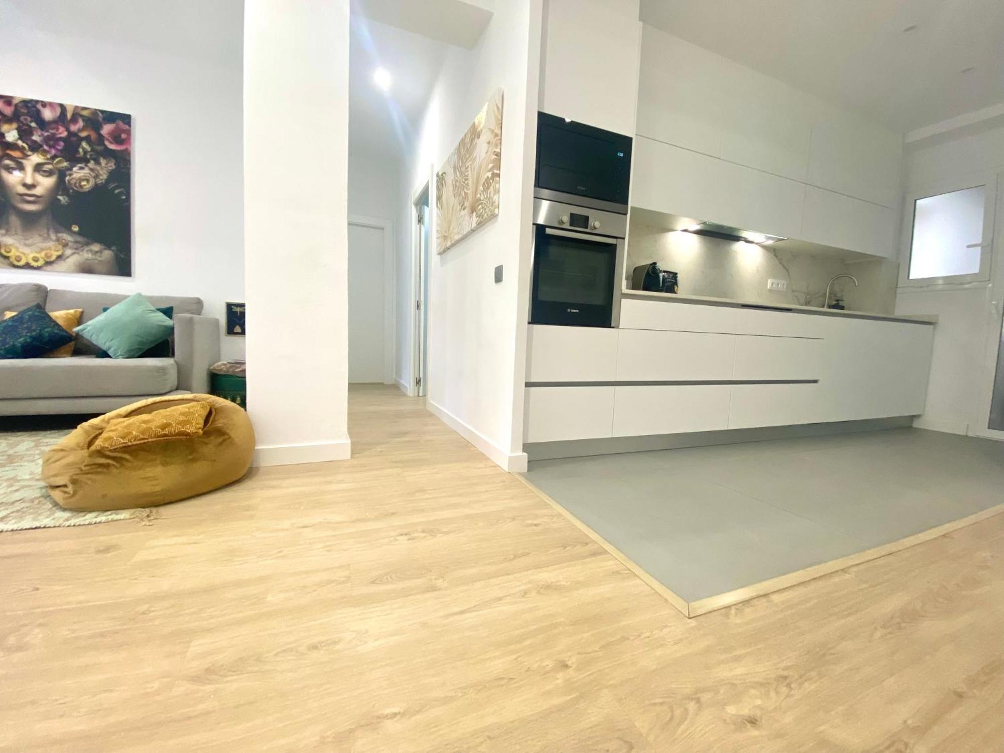 Barcelona Chic Apartments- Free Parking - 10 Min From Bcn City Centre By Metro Exteriér fotografie