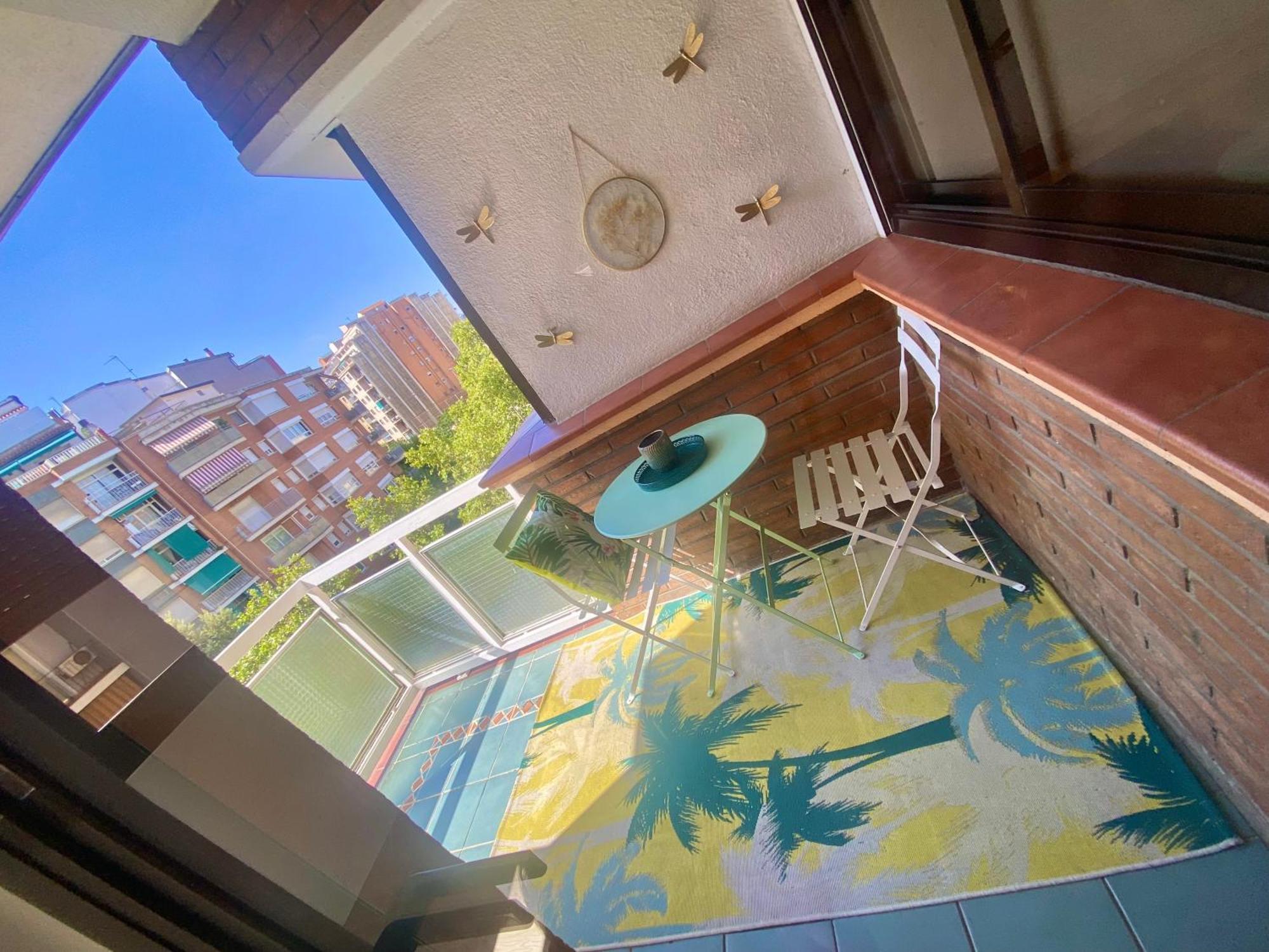 Barcelona Chic Apartments- Free Parking - 10 Min From Bcn City Centre By Metro Exteriér fotografie
